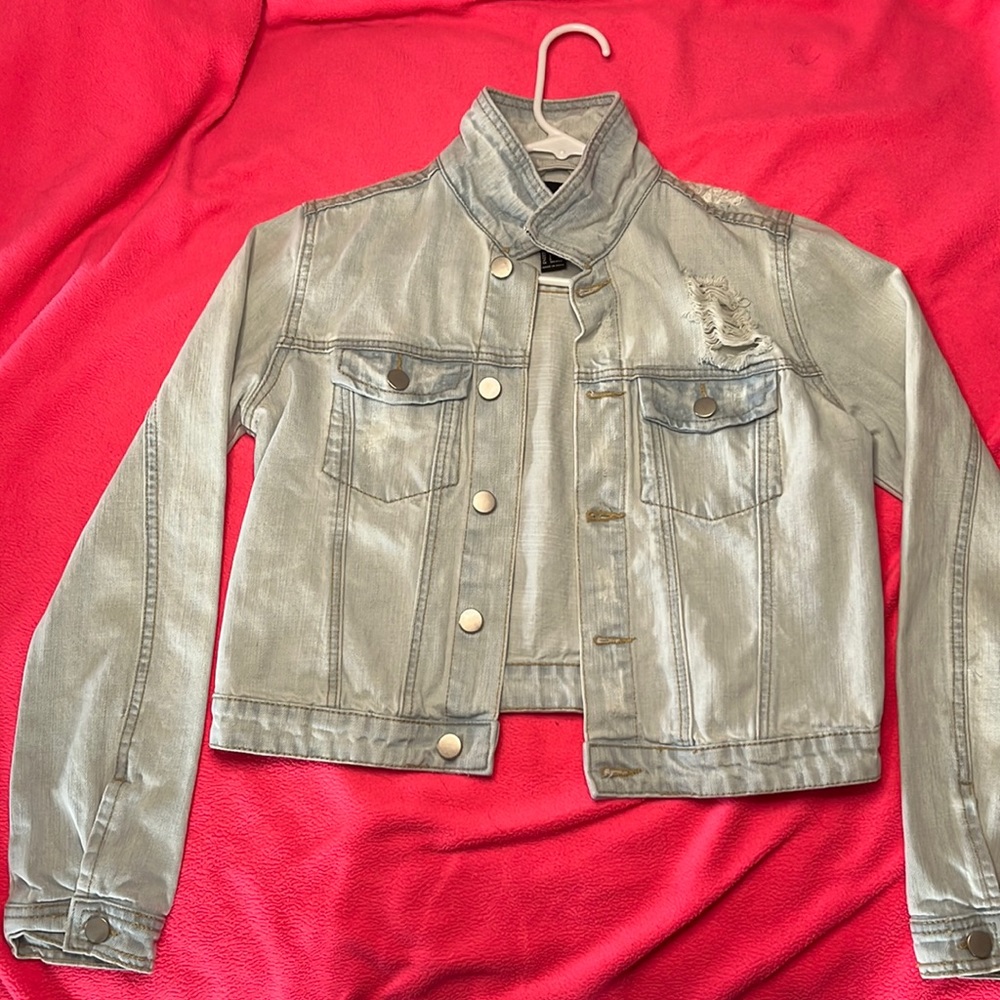 4/50% off | NWOT Light Wash Jean Jacket